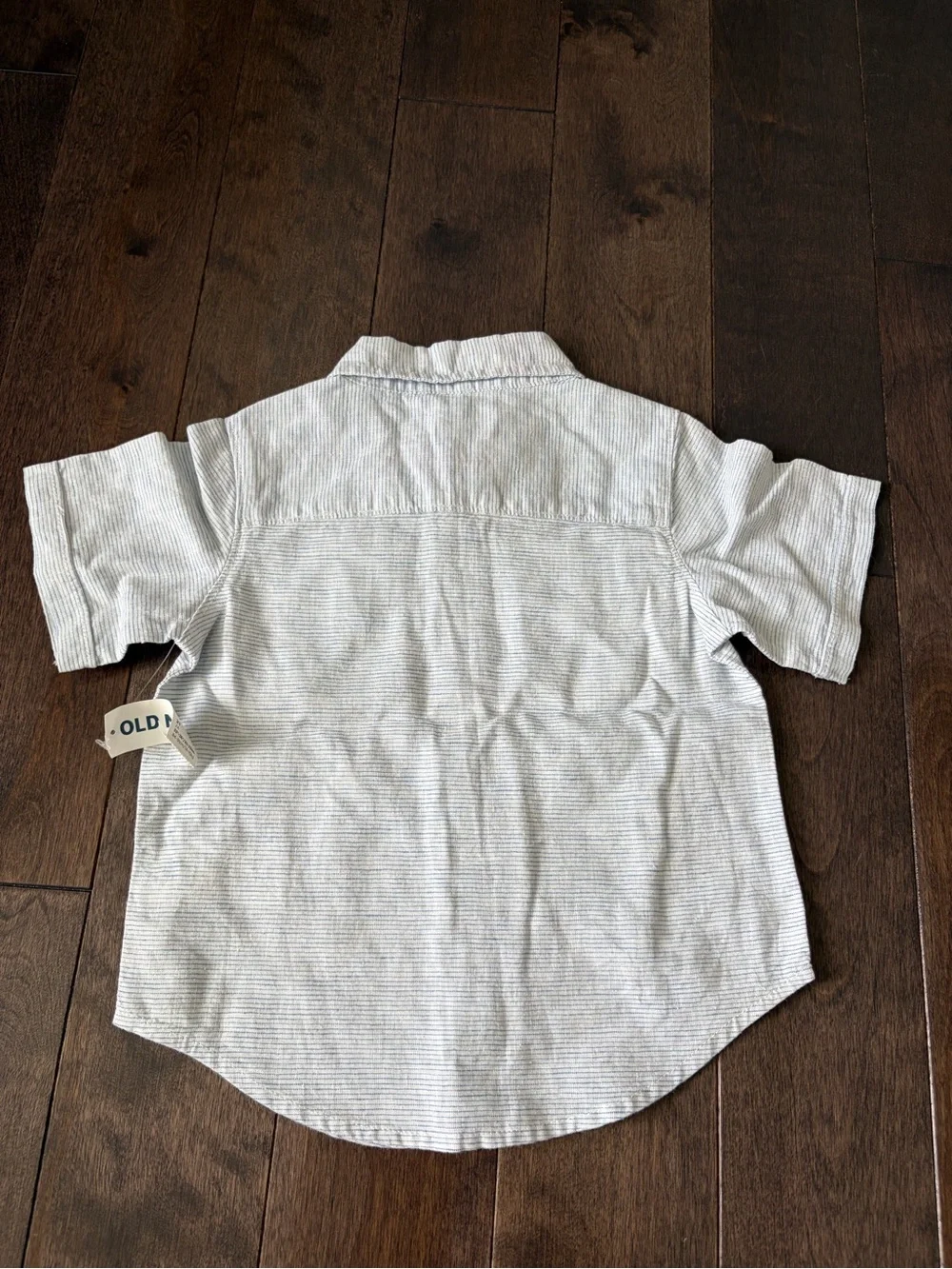 NWT Toddler Boy Old Navy Short-Sleeve Button-Down Shirt in Light Gray Stripe